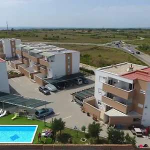 Village Apartament Nin